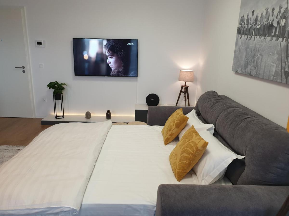 Executive Apartment Avantgarden Coresi Брашов Екстериор снимка